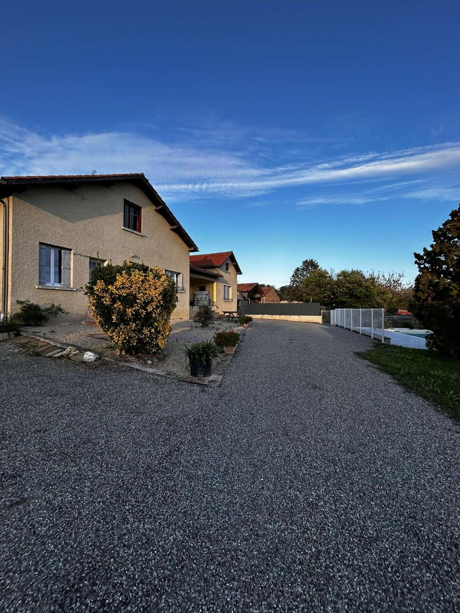 Gite La Garrigue Montbarla Exterior photo